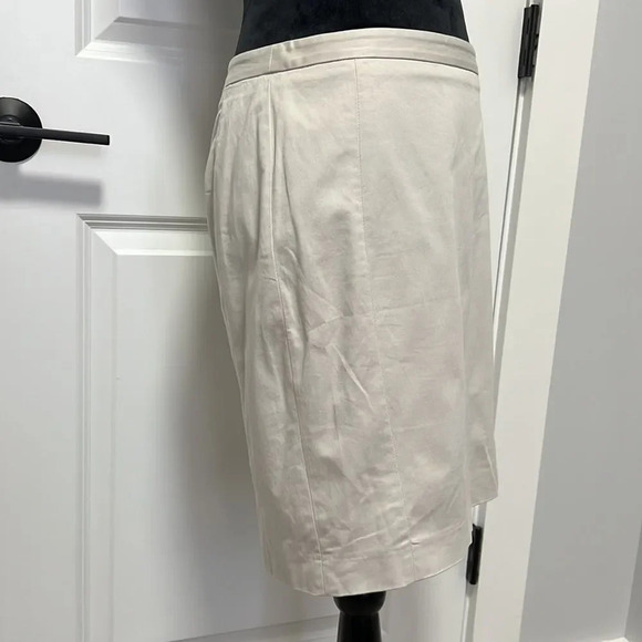 Express pencil skirt size 6 beige - Picture 5 of 8